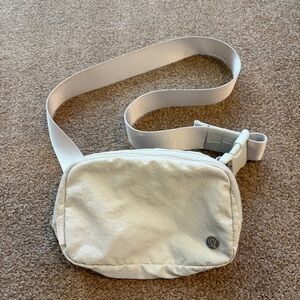 Lululemon Everywhere Belt Bag 1L